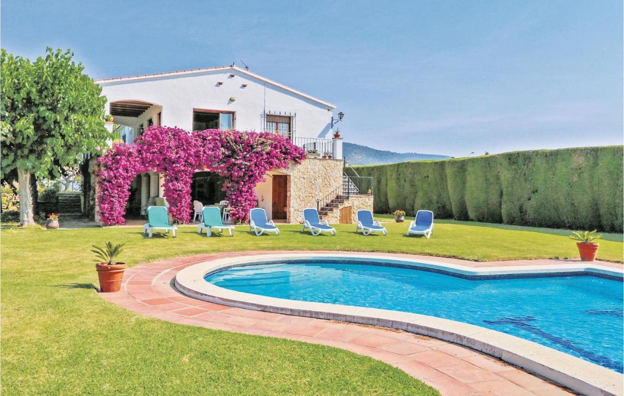 Cozy In Calonge With Kitchen Vakantiehuis Calonge (Catalonia)